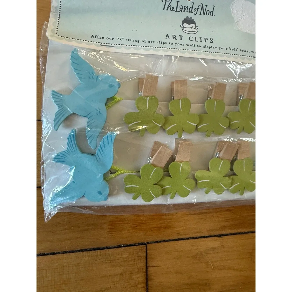 New‎ sealed Art Photo Clip Crate Barrel Kid Land Nod Shamrock & birds 72
